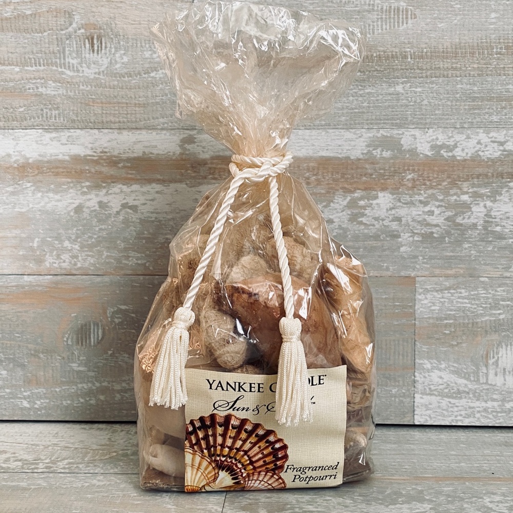 Yankee Candle Fragranced Potpourri Sun and Sand 1.7 Dry Quart Bowl Filler